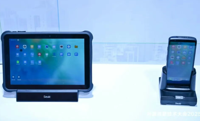 開源鴻蒙技術大會2025|東集鴻蒙5.0智能終端驚艷亮相，賦能信創產業數字化轉型